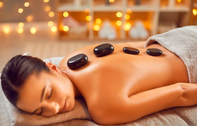 Jardins abriga sofisticados espaços terapêuticos para massagens sensuais